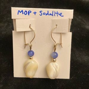 🐸 Synthetic White Mother-Of-Pearl & Blue Sodalite Drop Pierced Earrings